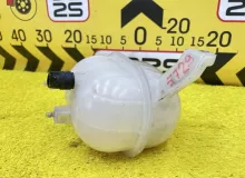 Бачок расширительный TOYOTA HIACE 2009 1648075070 KDH206V 1KDFTV, передний