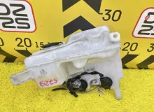 Бачок стеклоомывателя TOYOTA HIACE 2009 8531526100 KDH206V 1KDFTV, передний