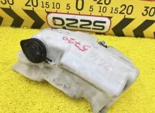 Бачок стеклоомывателя TOYOTA HIACE 2009 8531526100 KDH206V 1KDFTV, передний