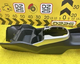 Бардачок между сиденьями Honda