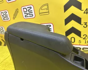 Бардачок между сиденьями Honda