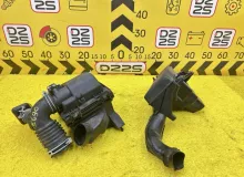 Корпус воздушного фильтра LEXUS CT200H 2012 1770037292 ZWA10 2ZRFXE, передний