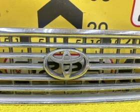 Решетка радиатора Toyota
