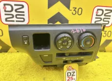 Блок управления климат-контролем TOYOTA HIACE 2009 5590126170 KDH206V 1KDFTV, передний