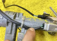 Замок зажигания TOYOTA HIACE 1996 4528026151 KZH106G 1KZTE, передний