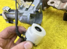 Замок зажигания TOYOTA HIACE 1998 4528026181 KZH106W 1KZTE, передний