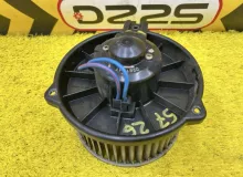 Мотор печки TOYOTA HIACE 1998 8710326010 KZH106W 1KZTE, передний
