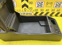 Бардачок между сиденьями TOYOTA HIACE 1994 5881126020 KZH106W 1KZTE, передний