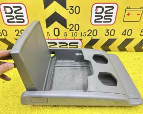 Бардачок между сиденьями TOYOTA
