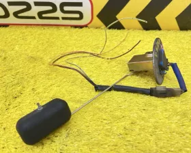 Датчик уровня топлива Toyota