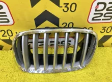 Решетка радиатора BMW X5 2008 51137157687 E70 N52B30AF, передняя левая Решетка радиатора BMW X5 2008 51137157687 E70 N52B30AF, передняя левая