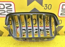 Решетка радиатора BMW X5 2008 51137157687 E70 N52B30AF, передняя левая Решетка радиатора BMW X5 2008 51137157687 E70 N52B30AF, передняя левая