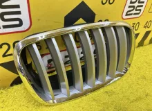 Решетка радиатора BMW X5 2008 51137157688 E70 N52B30AF, передняя правая Решетка радиатора BMW X5 2008 51137157688 E70 N52B30AF, передняя правая