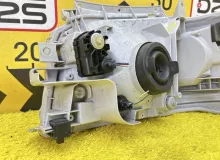 Фара TOYOTA HIACE 2009 8111026470 KDH206V 1KDFTV, передняя правая