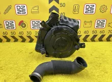 Корпус воздушного фильтра TOYOTA LAND CRUISER PRADO 1994 1770067030 KZJ78W 1KZTE, передний