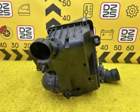 Корпус воздушного фильтра Mazda