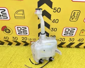 Бачок стеклоомывателя Toyota