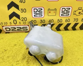 Бачок стеклоомывателя Toyota