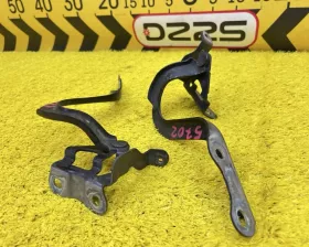 Петля капота Toyota