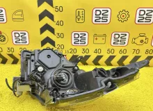 Фара TOYOTA VOXY 2014 8113028D20 ZWR80G 2ZRFXE, передняя правая