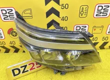 Фара TOYOTA VOXY 2014 8113028D20 ZWR80G 2ZRFXE, передняя правая