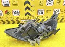 Фара TOYOTA VOXY 2014 8113028D20 ZWR80G 2ZRFXE, передняя правая