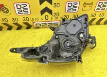 Фара TOYOTA VOXY 2014 8117028D00 ZWR80G 2ZRFXE, передняя левая