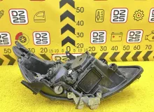 Фара TOYOTA VOXY 2014 8117028D00 ZWR80G 2ZRFXE, передняя левая