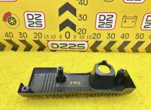 Пластиковая крышка на двс TOYOTA SIENTA 2015 1121221110 NHP170G 1NZFXE, передняя