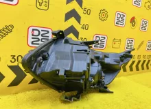Фара TOYOTA VOXY 2014 8113028D21 ZWR80G 2ZRFXE, передняя правая