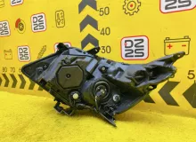 Фара TOYOTA VOXY 2014 8113028D21 ZWR80G 2ZRFXE, передняя правая