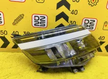 Фара TOYOTA VOXY 2014 8113028D21 ZWR80G 2ZRFXE, передняя правая