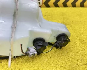 Бачок стеклоомывателя Mazda