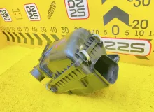 Корпус воздушного фильтра TOYOTA CALDINA 2005 1770074800 ST246W 3SGTE, передний