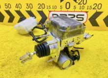 Главный тормозной цилиндр TOYOTA NOAH 2014 4705028010 ZWR80G 2ZRFXE, передний