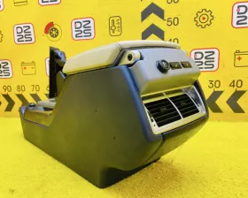 Бардачок между сиденьями Land Rover