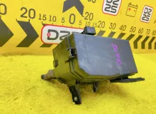 Блок предохранителей TOYOTA VOXY 2014 8266028340 ZWR80G 2ZRFXE, передний