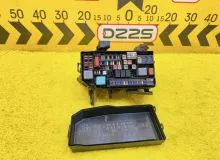 Блок предохранителей TOYOTA VOXY 2014 8266028340 ZWR80G 2ZRFXE, передний