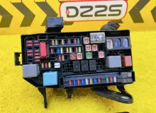 Блок предохранителей TOYOTA VOXY 2014 8266028340 ZWR80G 2ZRFXE, передний