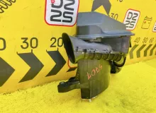 Корпус воздушного фильтра TOYOTA VOXY 2014 1775037080 ZWR80G 2ZRFXE, передний