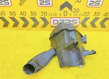 Корпус воздушного фильтра TOYOTA VOXY 2014 1775037080 ZWR80G 2ZRFXE, передний