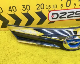 Решетка радиатора Toyota