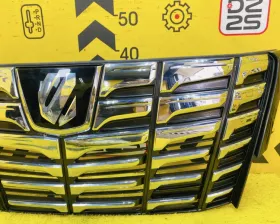 Решетка радиатора Toyota