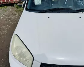 Капот Toyota