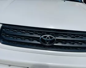 Решетка радиатора Toyota