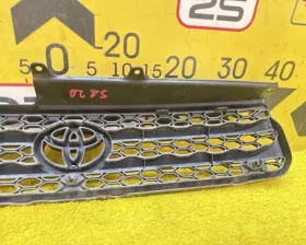 Решетка радиатора TOYOTA