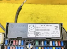 Блок предохранителей MAZDA CX-5 2017 KD4766767 KF2P SHVPTS, передний