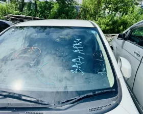 Лобовое стекло Nissan