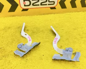 Петля капота Toyota