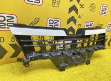 Решетка радиатора TOYOTA VOXY 2014 5311128680 ZWR80G 2ZRFXE, передняя